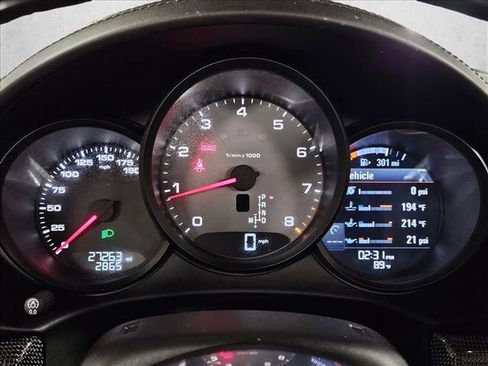 Used 2023 Porsche 718 Boxster S RWD image 11
