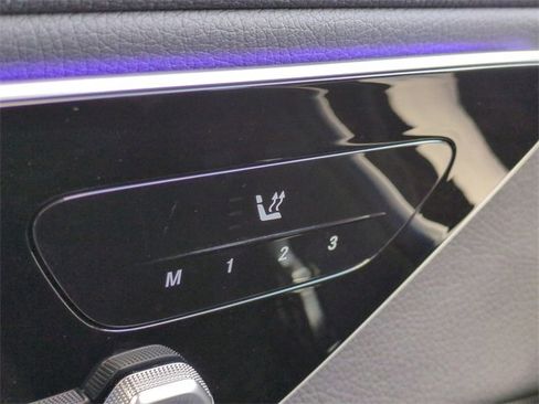 Used 2025 Mercedes-Benz GLC 300 image 22