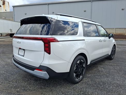 New 2026 Kia Carnival EX FWD image 8