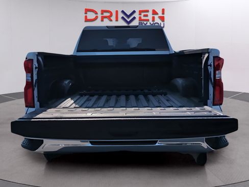 Used 2024 Chevrolet Silverado 2500 LTZ image 9