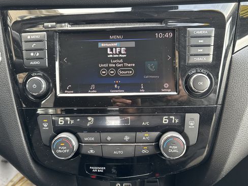 Used 2021 Nissan Rogue Sport SV image 16