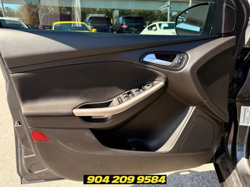 Used 2017 Ford Focus Titanium FWD image 24