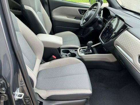 Used 2025 Subaru Forester Premium AWD/4WD image 19