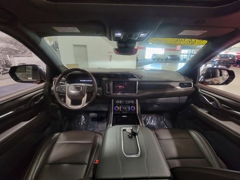 Certified 2024 GMC Yukon XL Denali w/ Denali Reserve Package AWD/4WD image 21