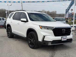 Used 2025 Honda Pilot Touring video 2