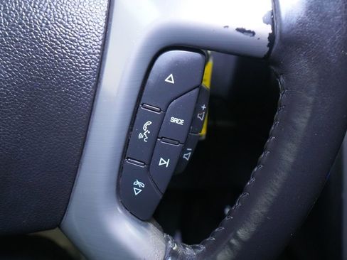 Used 2011 GMC Yukon XL SLE image 37