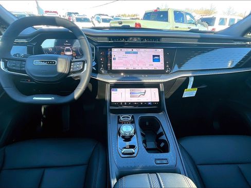 Used 2025 Jeep Wagoneer S Limited image 12