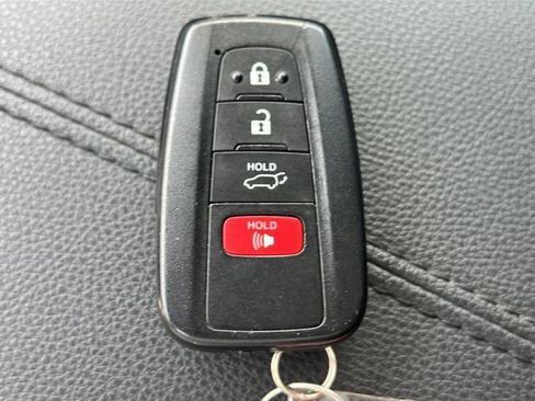 Used 2019 Toyota RAV4 Limited w/ Cold Weather Package FWD image 24