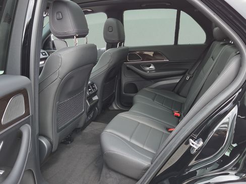 Used 2025 Mercedes-Benz GLE 450e 4MATIC image 11