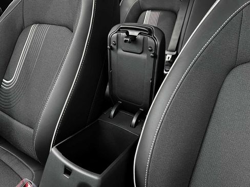 New 2025 Hyundai Venue Limited image 18