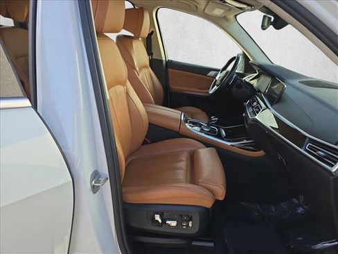 Used 2020 BMW X7 xDrive40i w/ Cold Weather Package image 10