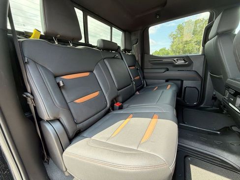 Used 2024 GMC Sierra 1500 AT4 w/ Technology Package AWD/4WD image 32