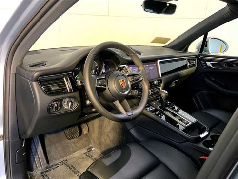 Used 2026 Porsche Macan AWD/4WD image 5