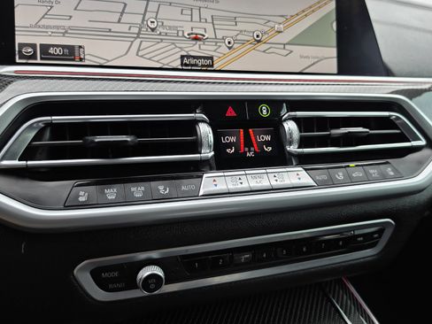 Used 2022 BMW X5 M50i AWD/4WD image 40