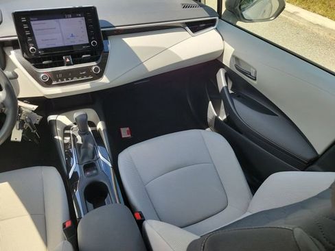 Used 2022 Toyota Corolla LE FWD image 14