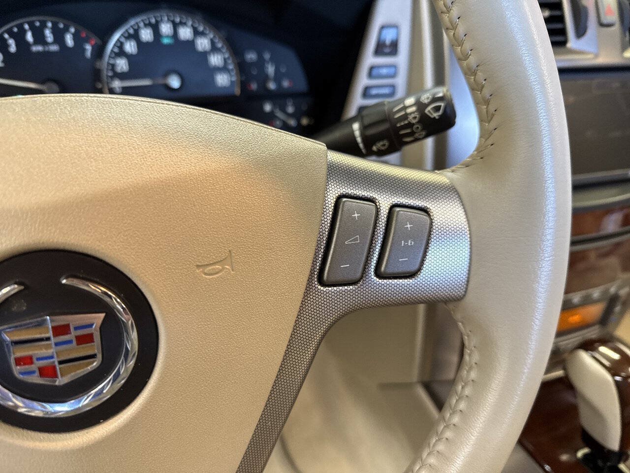 Used 2006 Cadillac XLR RWD image 60