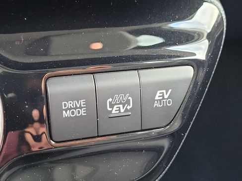 Used 2020 Toyota Prius Prime XLE w/ Carpet Mat Package FWD image 21