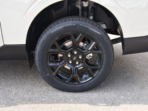 New 2025 Ford Maverick XLT w/ XLT Luxury Package AWD/4WD image 21