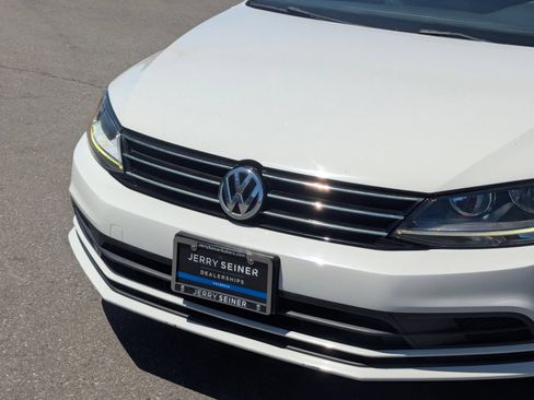 Used 2018 Volkswagen Jetta S w/ Cold Weather Package FWD image 9