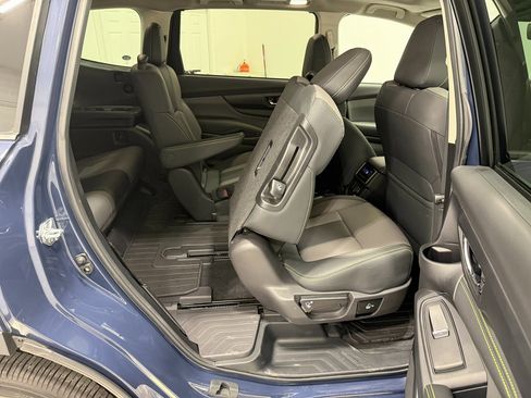 Used 2025 Subaru Ascent Onyx Edition image 32