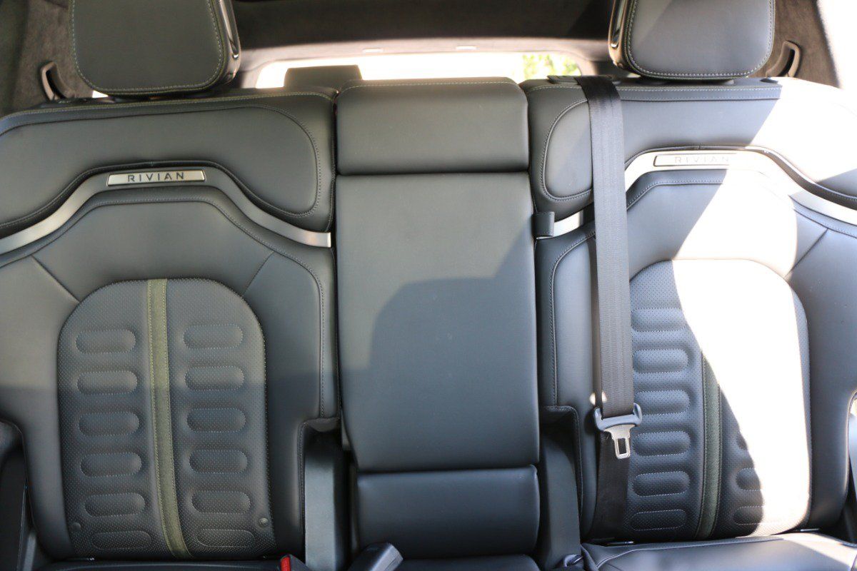 Used 2025 Rivian R1S Adventure Dual AWD/4WD image 24