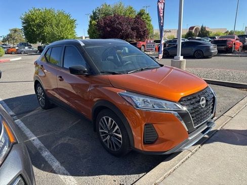 Certified 2023 Nissan Kicks SV image 1