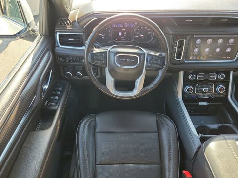 Used 2021 GMC Yukon XL Denali w/ Denali Ultimate Package AWD/4WD image 14