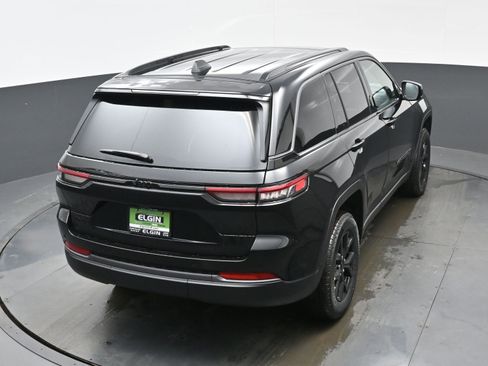 New 2026 Jeep Grand Cherokee Altitude image 22