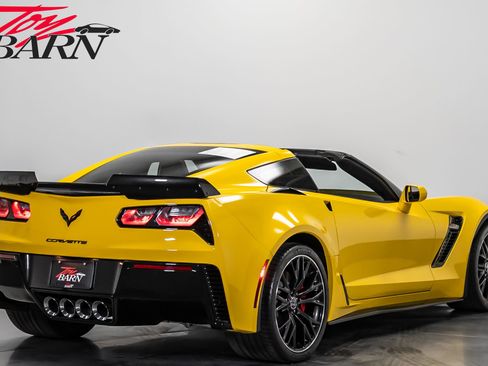 Used 2015 Chevrolet Corvette Z06 w/ 2LZ Preferred Equipment Group RWD image 5
