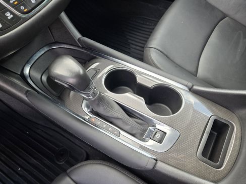 Used 2022 Chevrolet Malibu LT w/ Leather Package image 17