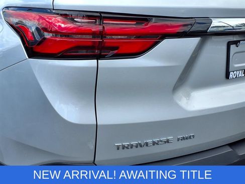 Used 2022 Chevrolet Traverse LS AWD/4WD image 23