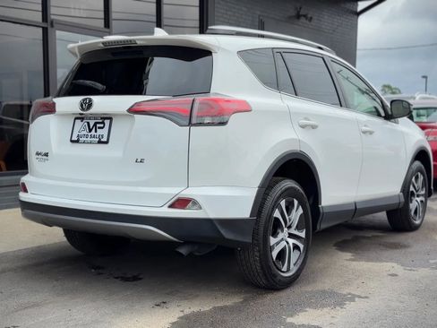Used 2016 Toyota RAV4 LE FWD image 2