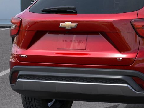 New 2026 Chevrolet Trax LT w/ LT Convenience Package FWD image 14