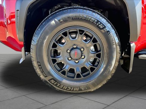 Certified 2025 Toyota 4Runner TRD Off-Road Premium AWD/4WD image 10