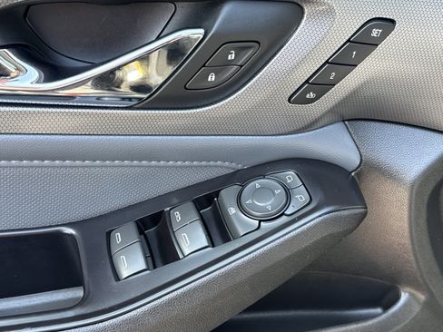 Used 2018 Chevrolet Traverse Premier w/ Driver Confidence II Package FWD image 28