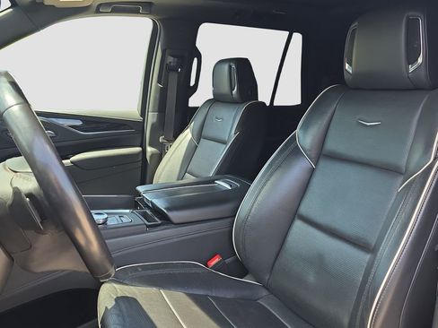 Used 2022 Cadillac Escalade Sport w/ Touring Package AWD/4WD image 7