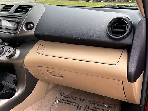 Used 2012 Toyota RAV4 4WD w/ Value Pkg image 26