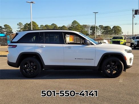 Used 2023 Jeep Grand Cherokee Limited w/ Black Appearance Package image 2