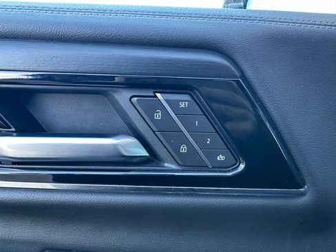 Used 2025 GMC Yukon Denali image 10