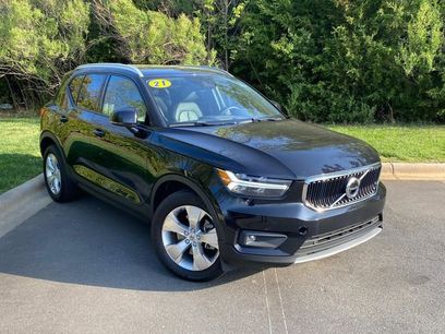 Used 2021 Volvo XC40 T5 Momentum