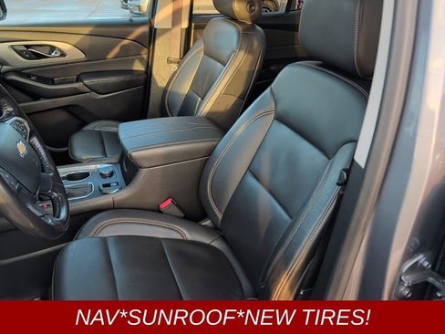 Used 2020 Chevrolet Traverse LT w/ LT Premium Package image 12
