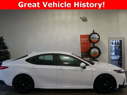 Certified 2025 Toyota Camry SE image 2