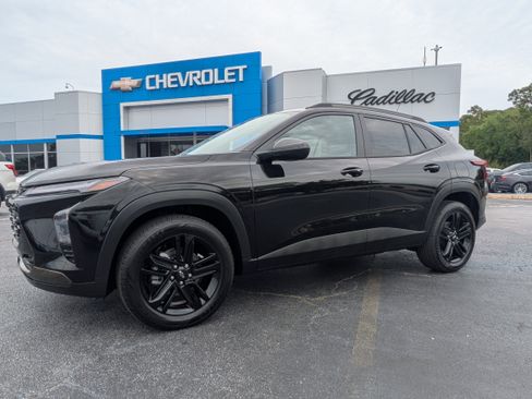 New 2026 Chevrolet Trax ACTIV FWD image 2