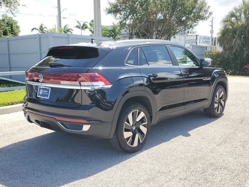Certified 2024 Volkswagen Atlas Cross Sport SE FWD image 5