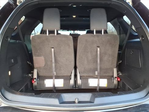 Used 2017 Ford Explorer XLT w/ Equipment Group 201A image 11