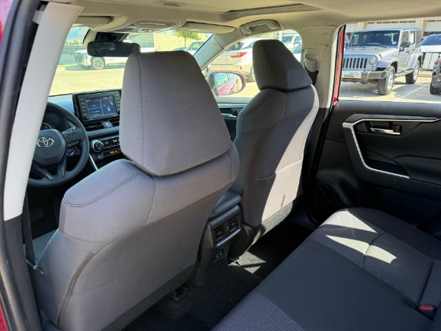 Used 2021 Toyota RAV4 XLE w/ Convenience Package AWD/4WD image 25