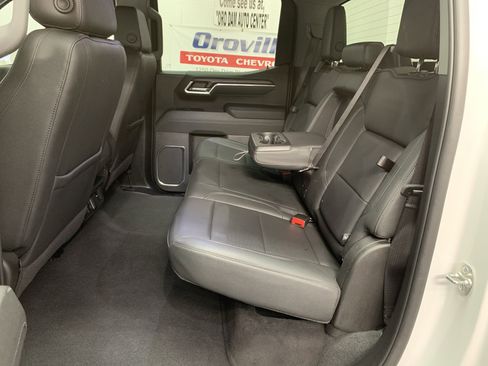 Used 2025 GMC Sierra 1500 SLT image 13