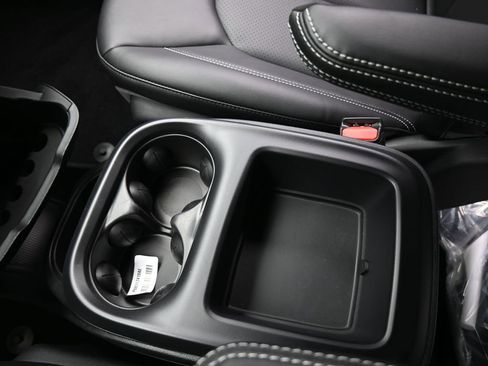 New 2026 Chrysler Voyager LX image 22