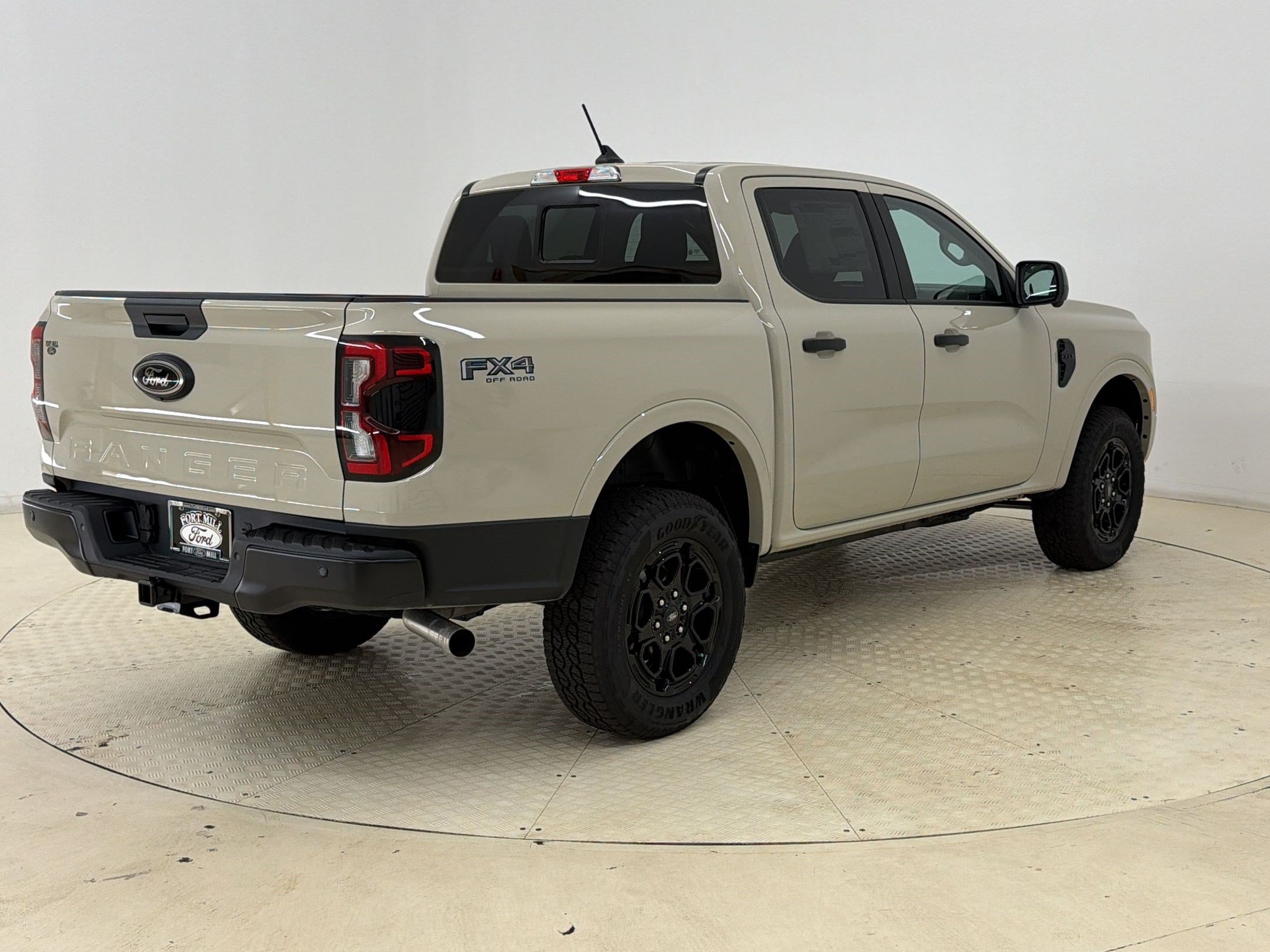 New 2026 Ford Ranger XLT w/ Equipment Group 301A High AWD/4WD image 9