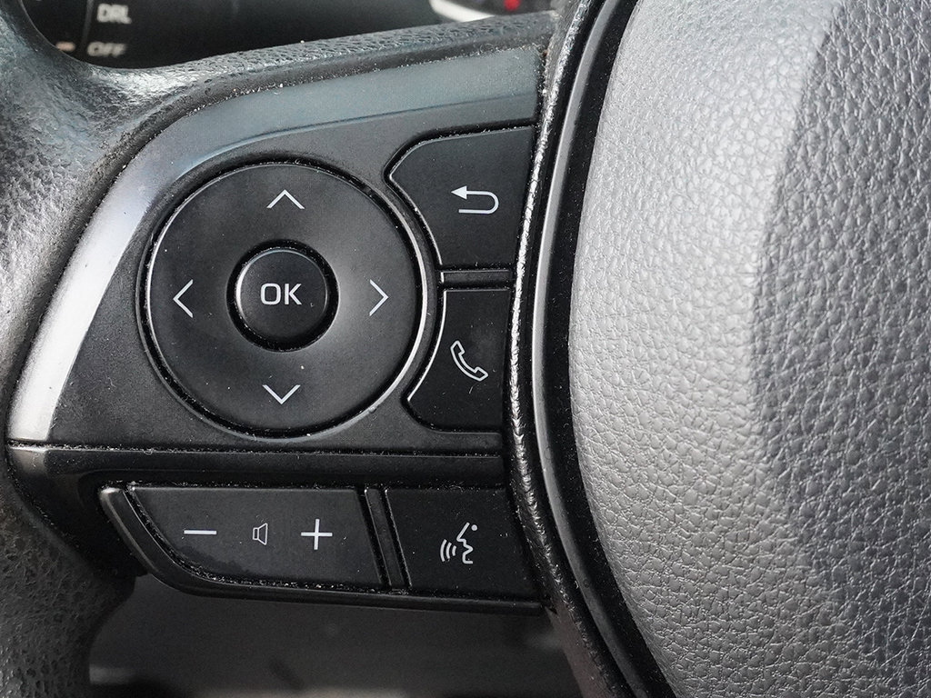 Used 2020 Toyota RAV4 LE FWD image 31